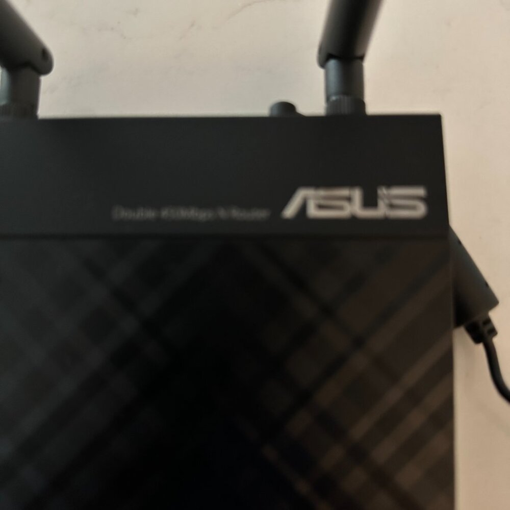 Asus Router Double 450Mbps N Router RT-N66R - Picture 2 of 6